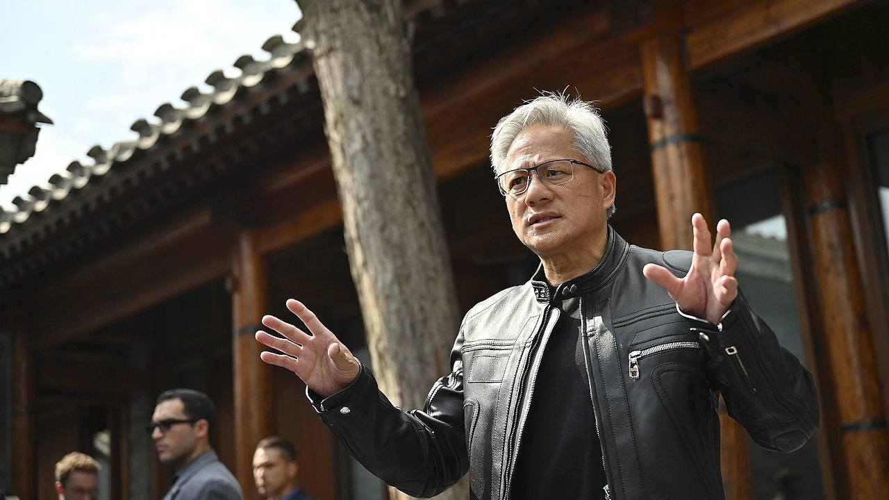 黄仁勋成中国新宠?日经:取代马斯克成特朗普沟通桥梁(组图) - 1