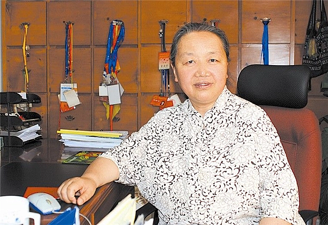 何超琼身边的白发老太,来头竟然这么大(组图) - 11