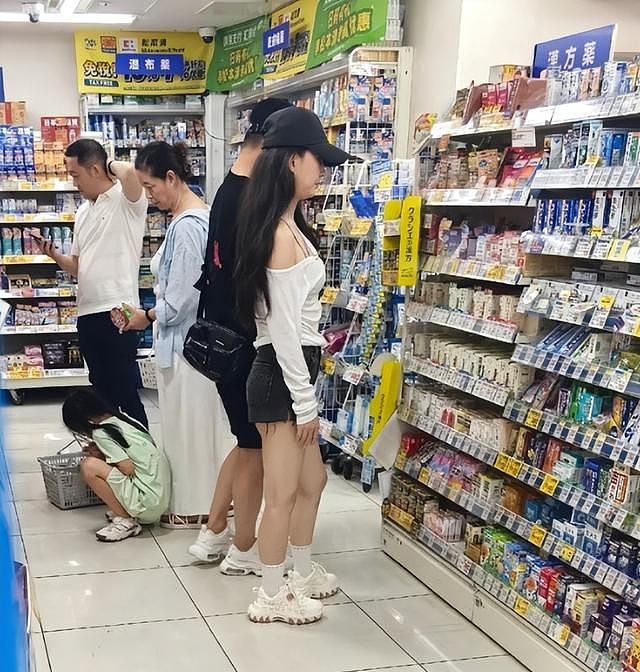 汪峰森林北两家同游，岳母对章子怡儿子笑不停，森林北变胖疑怀孕（组图） - 5