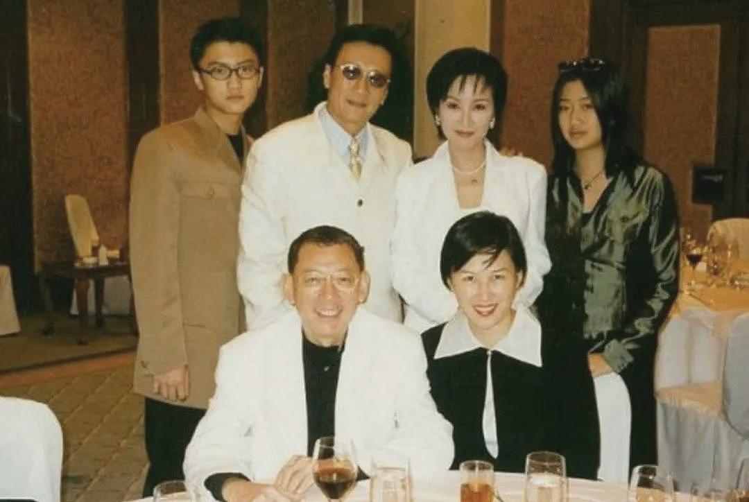 166亿巨债，谢霆锋老板麻烦了（组图） - 16