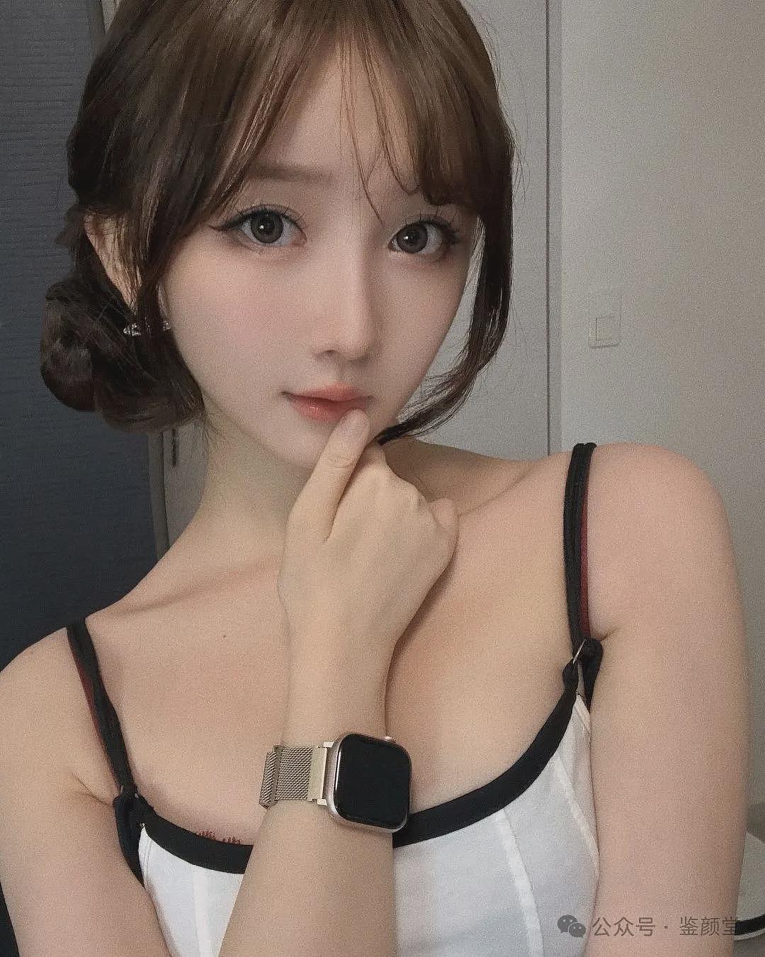 【美女】又纯又欲，肤白貌美，这位主播小姐姐让人欲罢不能（组图） - 1