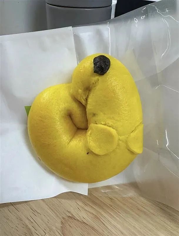实物造型被吐槽“像拉了坨大的”！网友：这造型我很难评！奈雪新品“小狗贝果”大翻车？（组图） - 8