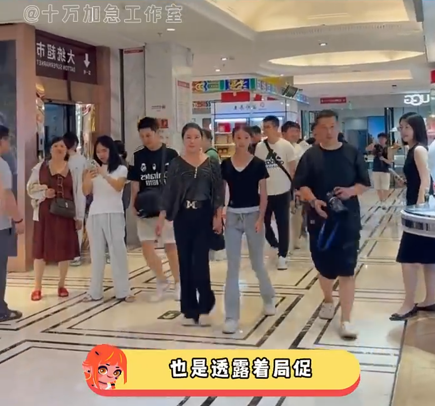 15岁“小张柏芝“爆红后，妈妈被骂“吃相难看“，于正都放弃的素人顶流，到底是该赚快钱还是熬长线？（组图） - 7