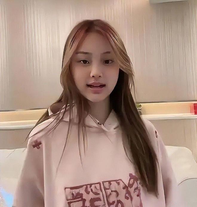 贾乃亮惨了？女儿甜馨连续两次“异常”举动，其好爸爸人设崩塌？（组图） - 11