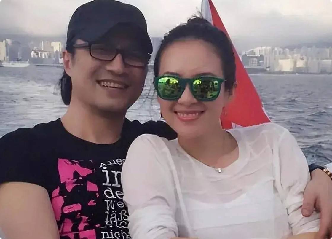 被汪峰新女友惊艳到了,身材苗条颜值吸睛,但这生图差距也太大了(组图) - 13