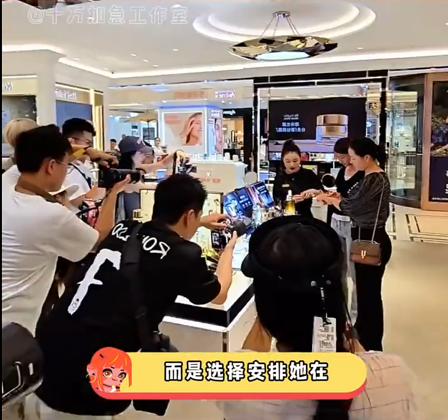15岁“小张柏芝“爆红后，妈妈被骂“吃相难看“，于正都放弃的素人顶流，到底是该赚快钱还是熬长线？（组图） - 10