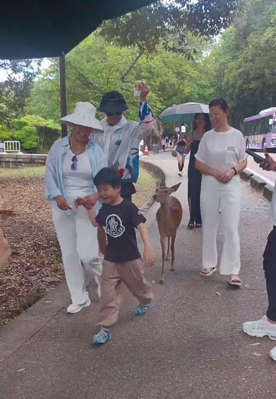 汪峰森林北两家同游，岳母对章子怡儿子笑不停，森林北变胖疑怀孕（组图） - 11