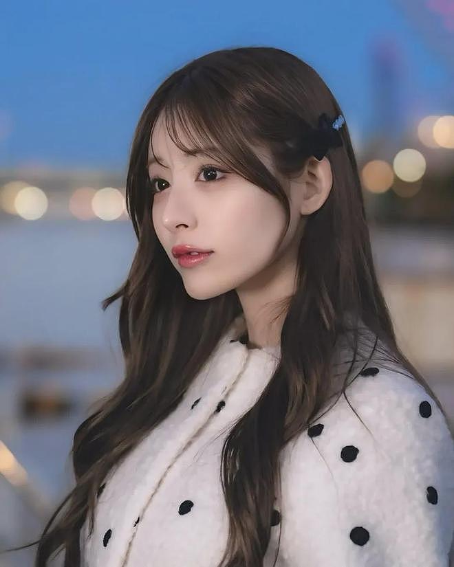 【美女】赛车女郎长相靓丽,身材火辣妖娆,S曲线让人看了还想看(组图) - 28