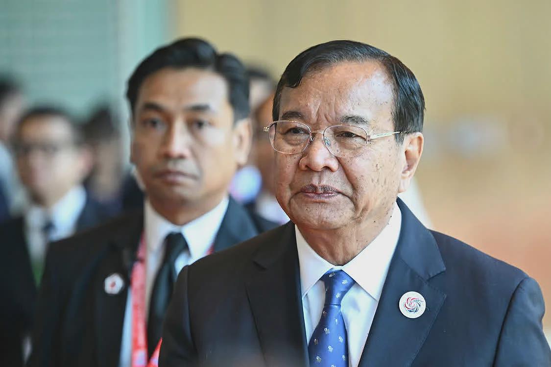柬埔寨召集中美等多国外交使节通报柬泰边境局势（图） - 1
