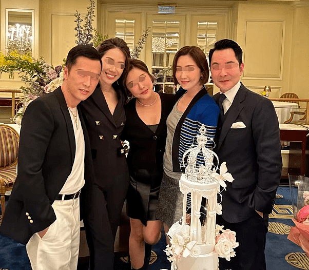 这俩竟然在一起了?离异男靠P图装富豪成全港笑柄,灵童转世被大佬抛弃的她恋爱脑上头拼命维护?(组图) - 33