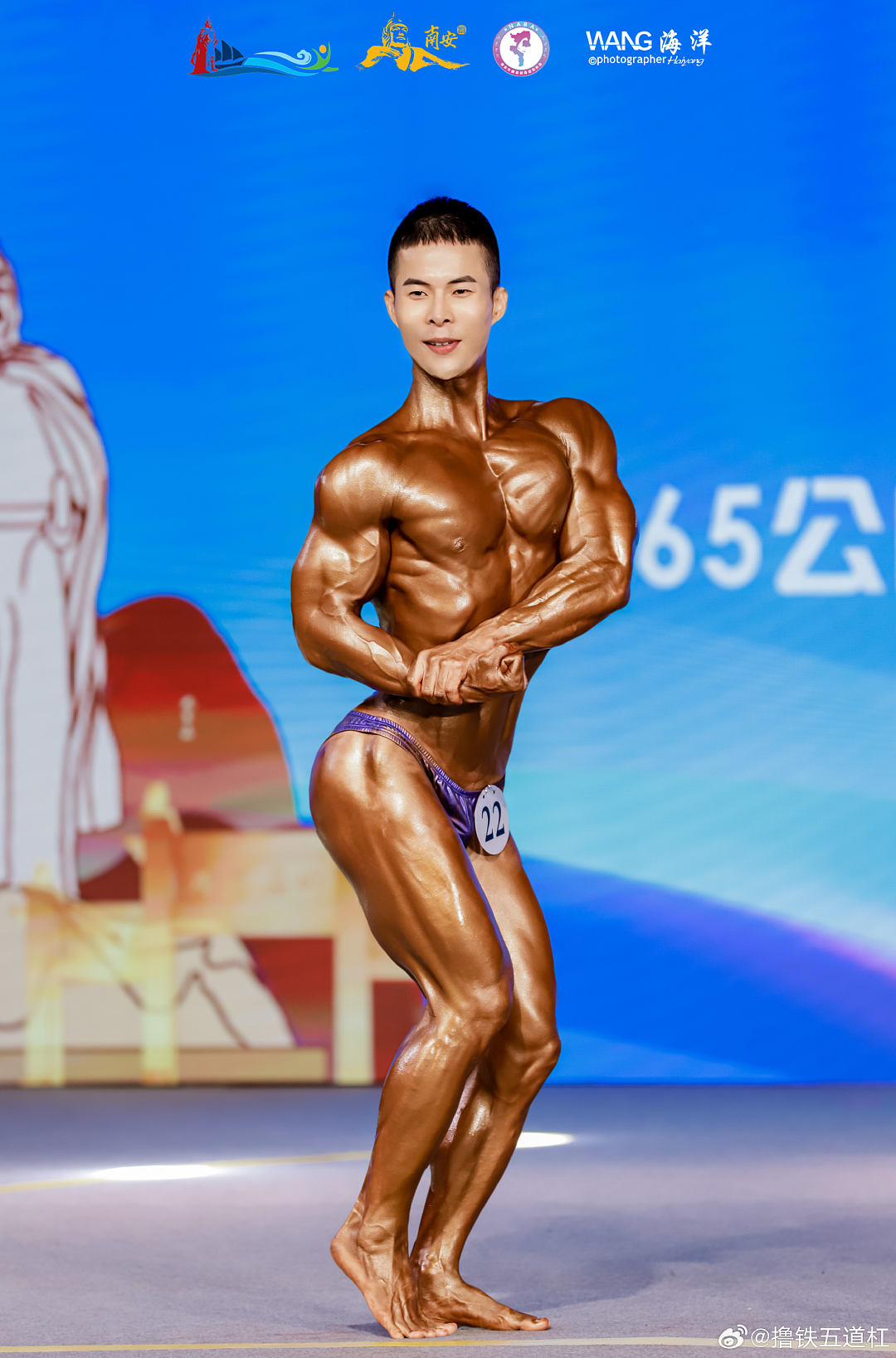 【帅哥】33岁厦门肌肉猛男在海堤边洗澡被偷拍，嘎嘣脆腹肌，这野生张力杀疯了（组图） - 3