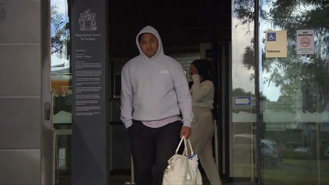 奥克兰游客被抢劫殴打！19岁男子认罪；纽航上发飙冲撞空乘，终判罚款监禁；政府部门71个岗位被砍，25职位改兼职（组图） - 11