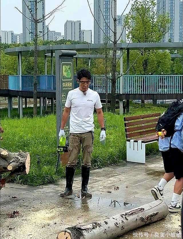 撒贝宁录综艺太拼49岁仍卖力干活,长红秘诀藏不住(组图) - 8