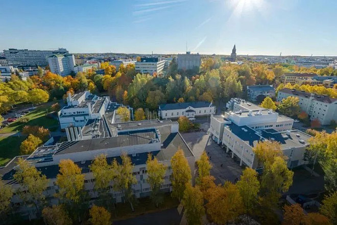 去最幸福国家上学，卷不动的中产又心动了（组图） - 1
