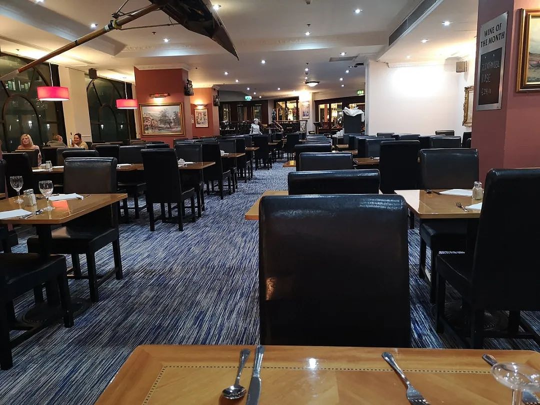 大量难民入住伦敦豪华酒店,英国人怒了:我们都住不起,凭啥他们能住??(组图) - 13