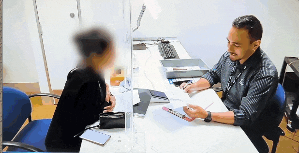 中国大姐刚入境新西兰被关“小黑屋”!说了这句话,当晚遭遣返…(组图) - 12