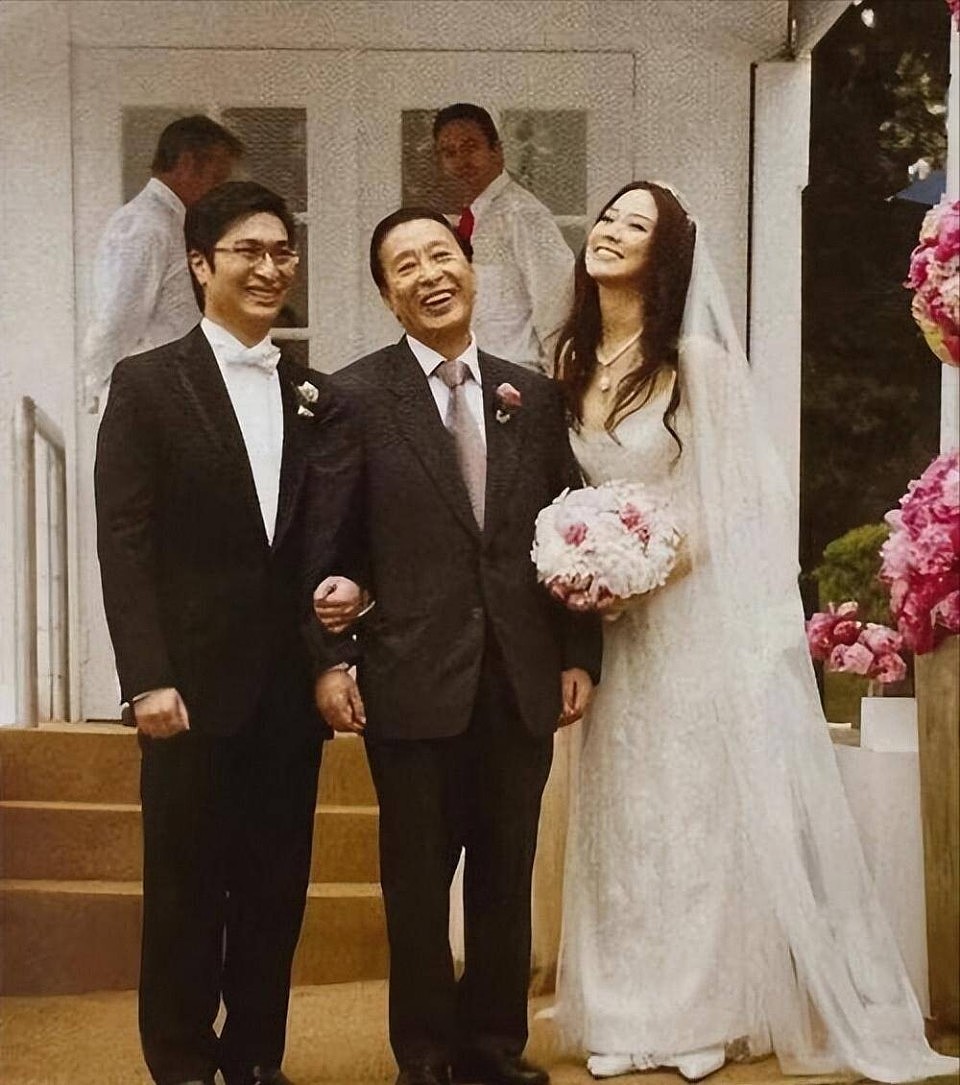 创一代过世“戏”都多，娃哈哈葬礼演戏赌王家多一子，最狠的是她（组图） - 17