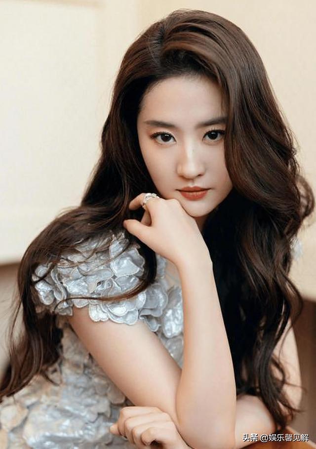 白玉兰风波一月后，37岁刘亦菲再传喜讯，让等了7年的娱乐圈沉默（组图） - 2