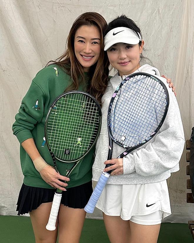 谢霆锋妹妹官宣二胎产子，晒一家四口儿女双全，女儿长相似张柏芝（组图） - 11