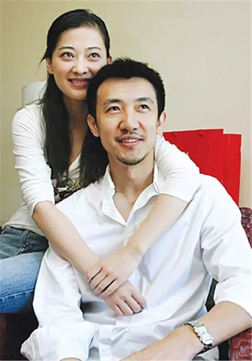 49岁梅婷“夜店热舞”火了！带孩子、家务都“不会”，却被2婚老公宠上天，她凭什么？（组图） - 27