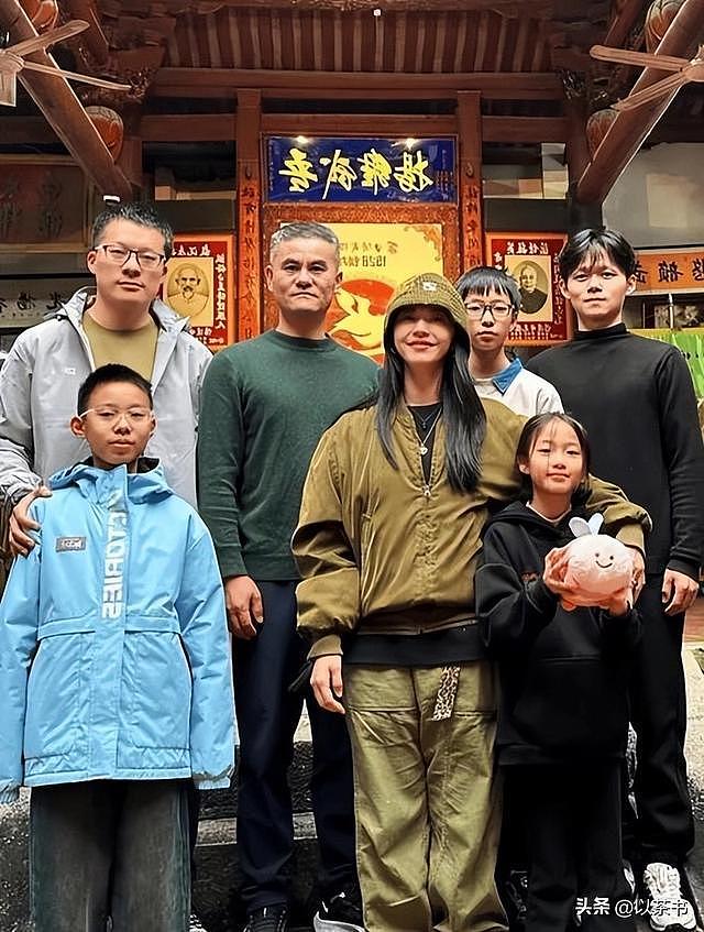 原来他就是姚晨的儿子，五官酷似爸爸，12岁身怀绝技成为她的骄傲（组图） - 14