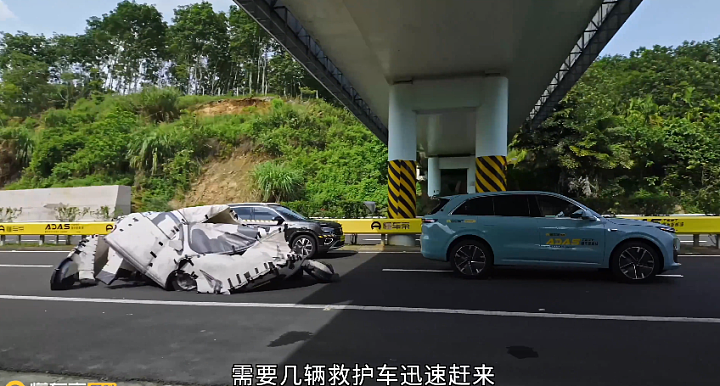 36款车全部翻车?一场封闭道路上的模拟测试,让智驾的“天塌了”(组图) - 2