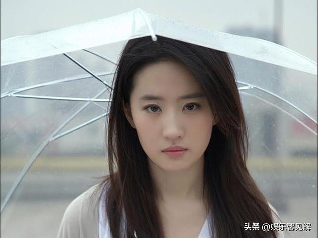 白玉兰风波一月后，37岁刘亦菲再传喜讯，让等了7年的娱乐圈沉默（组图） - 9