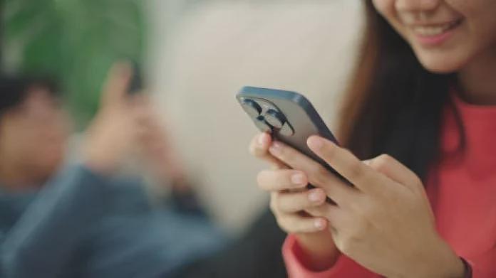 看短视频像中毒一滑就停不下来?专家:“抖音脑”坏处多(图) - 1