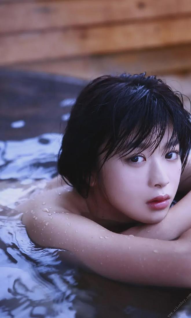 【美女】32E超模身材无法抵挡，艳如桃李，美得让人怦然心动（组图） - 8