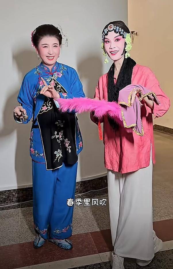 于文华:网友吐槽她故意装脚疼晒豪车,姨妈改变了她的命运(组图) - 4