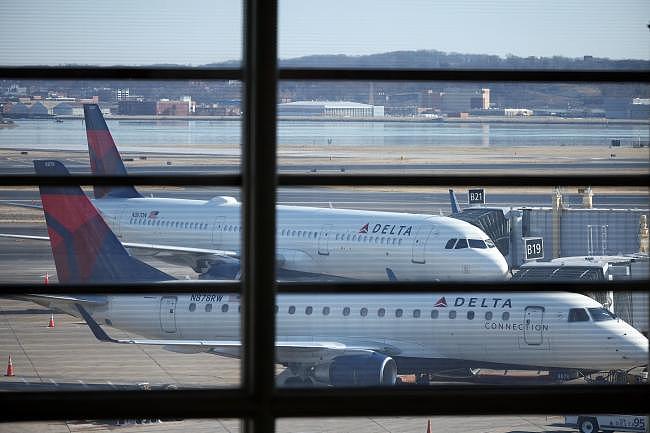 美客机急降约145米避免撞军机，乘客讲述惊魂瞬间（图） - 4