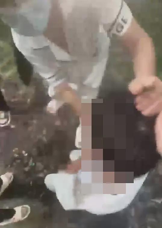 “我没16岁欢迎报警”!江西多名未成年人围殴同学拍视频炫耀,警方回应(视频/组图) - 2