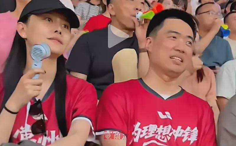 李想靠漂亮老婆冲上热搜,网友:学到刘强东精髓了(组图) - 5