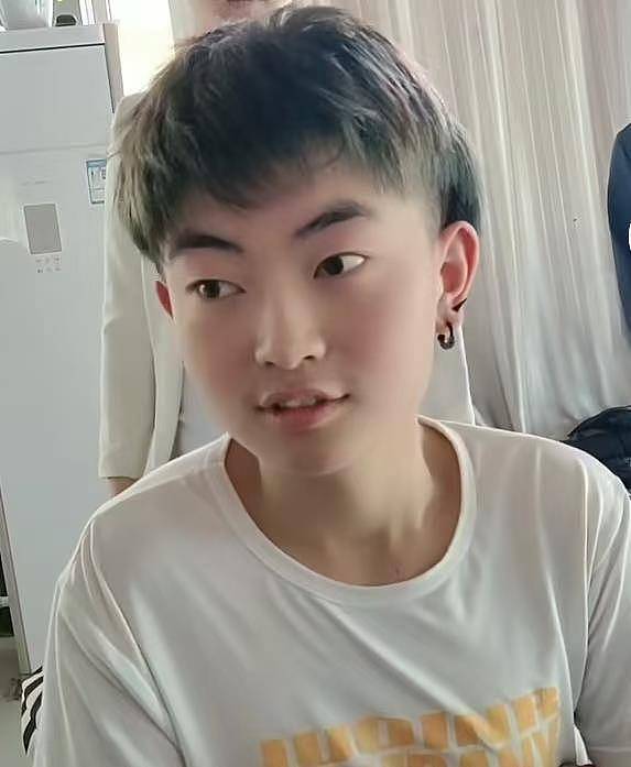 20岁小伙缅甸失联近一个月,曾发信息称“接我们的人带着枪”,警方介入(组图) - 1