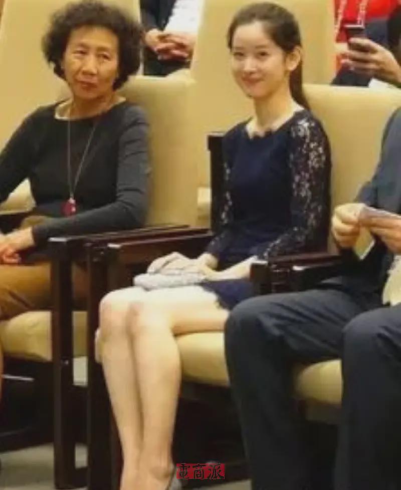 李想靠漂亮老婆冲上热搜,网友:学到刘强东精髓了(组图) - 20