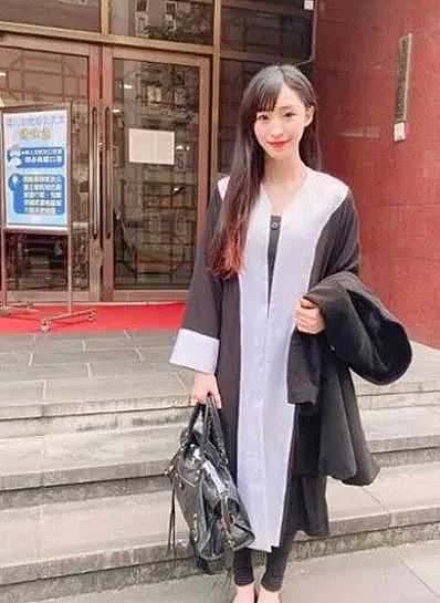【美女】俏皮女律师身材太火辣，一个蜜桃臀征服了所有人...（组图） - 1