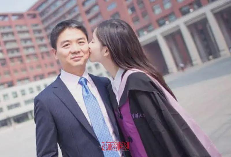 李想靠漂亮老婆冲上热搜,网友:学到刘强东精髓了(组图) - 19