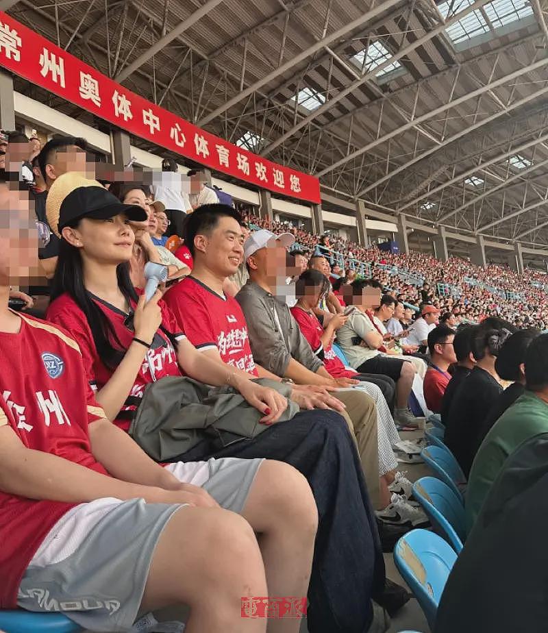 李想靠漂亮老婆冲上热搜,网友:学到刘强东精髓了(组图) - 6