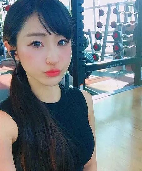 【美女】俏皮女律师身材太火辣，一个蜜桃臀征服了所有人...（组图） - 12