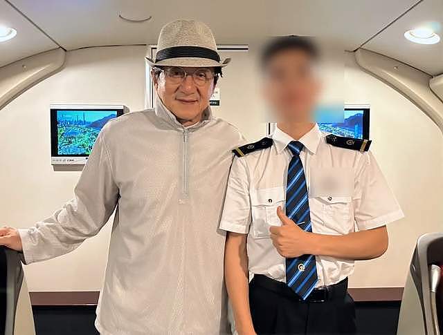 71岁成龙抱孙画面疑曝光!房祖名被传秘婚小11岁女星,送房产追妻(组图) - 2