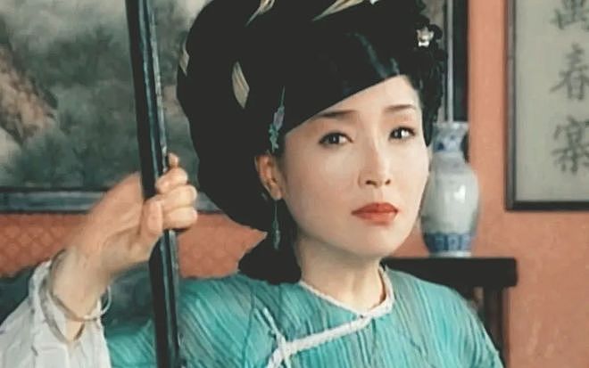 一婚被骗，二婚4年离婚，女儿公开出柜，恬妞的经历太坎坷（组图） - 1