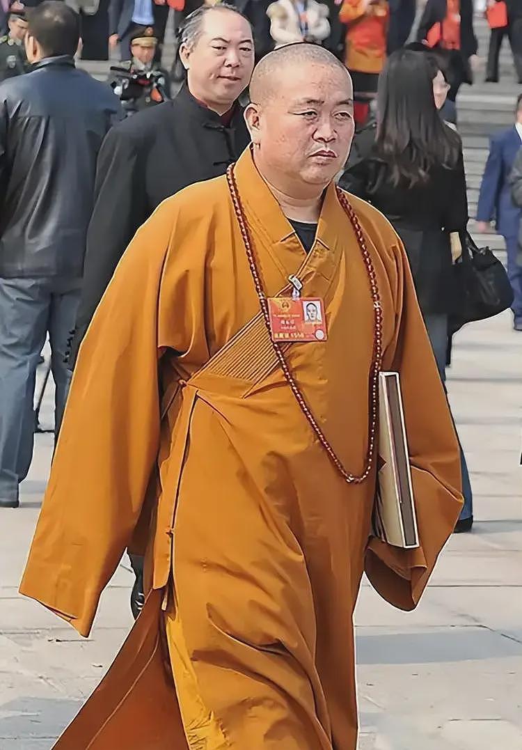 曝释永信被带走调查，1件袈裟16万，1串佛珠过亿，他到底多有钱？（组图） - 14