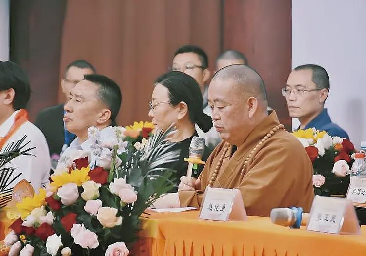 曝释永信被带走调查，1件袈裟16万，1串佛珠过亿，他到底多有钱？（组图） - 21