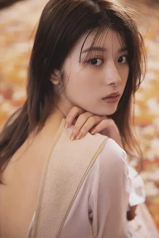 【美女】32E超模身材无法抵挡，艳如桃李，美得让人怦然心动（组图） - 4