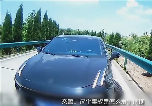 盲信辅助功能,眼睁睁看撞护栏,司机:它一直都很准(组图) - 2