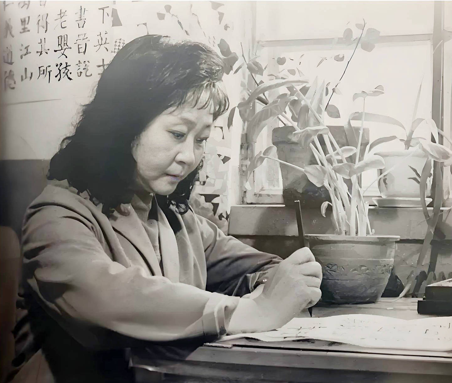 于文华:网友吐槽她故意装脚疼晒豪车,姨妈改变了她的命运(组图) - 8