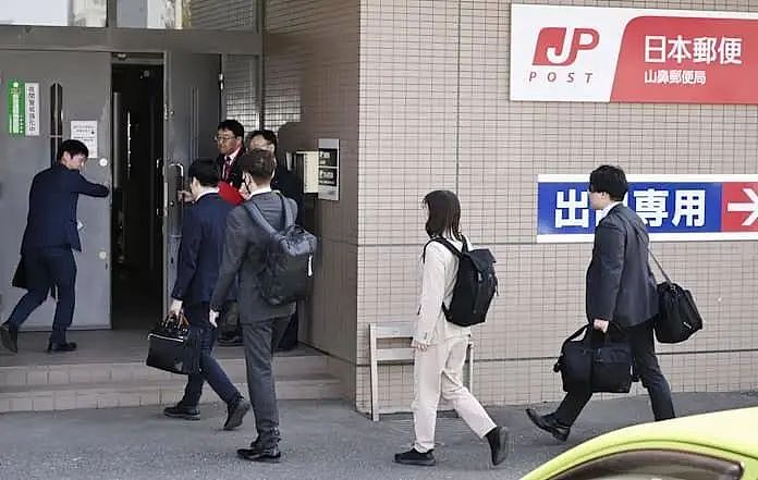 日本邮局男员工寄用过保险套给20名女同事!从内部选妃,专挑正妹下手…(组图) - 6