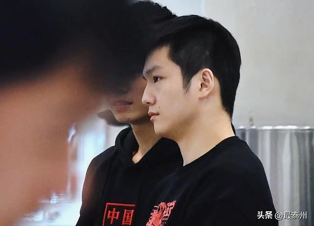樊振东怒发文!伤害家人者难释怀,饭圈恶行刺痛人心(组图) - 2