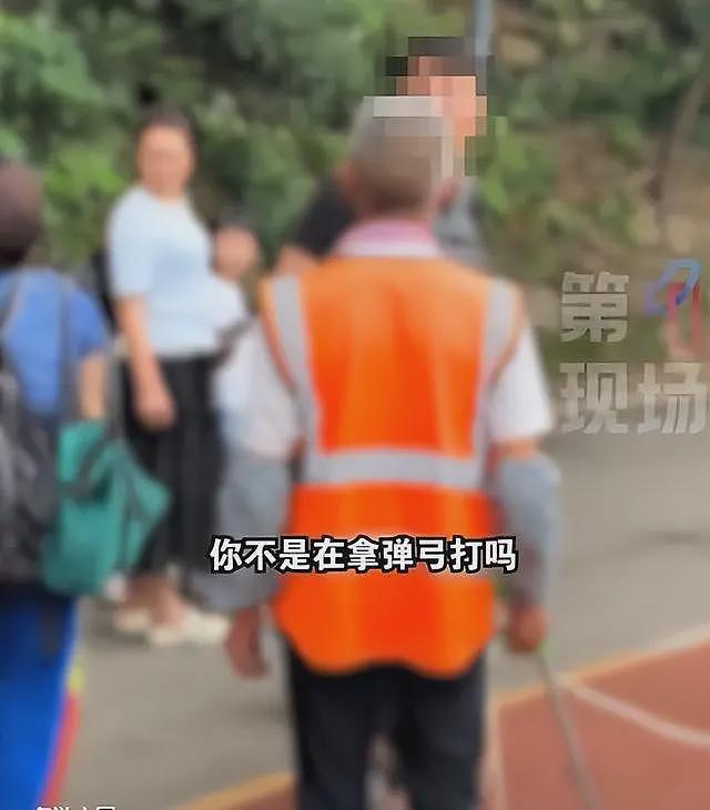 游客辱骂驱猴大爷后续:更多本地人发声,男子身份被扒,账号被骂到私密(视频/组图) - 3