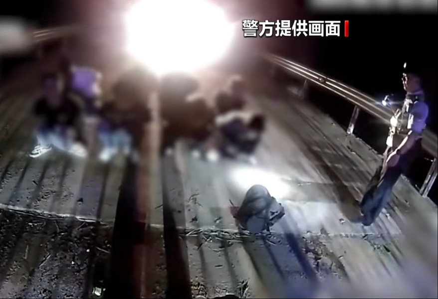8人被高薪诱惑上车才知去缅甸,抢方向盘偷渡回国被捕直呼“幸运”(组图) - 2